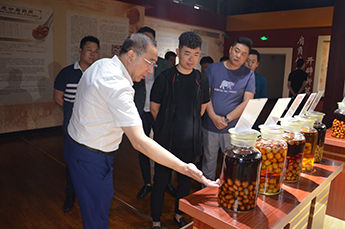 王一帆董事长来恒运能源集团旗下农业产业百枣纲目(集团)考察