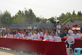 百枣纲目(集团)大力支持云红第二届 农民文化节开幕式暨广场舞大赛