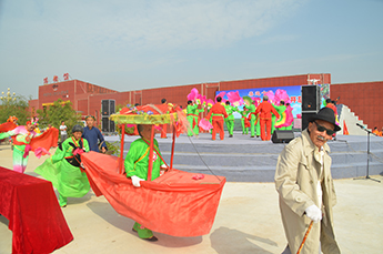 百枣纲目(集团)大力支持云红第二届 农民文化节开幕式暨广场舞大赛