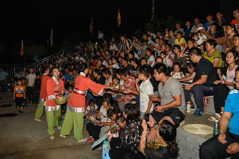 赋予文化内涵 打造活力枣产业 大型历史古装实景剧《始皇东巡》在百枣纲目(集团)金丝小枣博物馆广场惊艳亮相