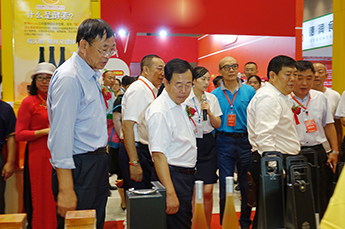 相约乐陵 枣赢未来 枣博会现场百枣纲目(集团)展位客商云集