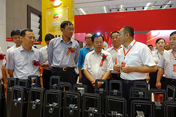 相约乐陵 枣赢未来 枣博会现场百枣纲目(集团)展位客商云集