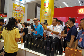 相约乐陵 枣赢未来 枣博会现场百枣纲目(集团)展位客商云集