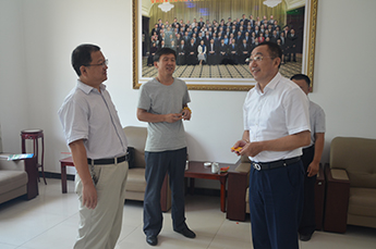 山东省淡水研究院疾病防控室秦玉广主任、生态病理研究室 杜兴华主仼莅临清洋湖指导工作