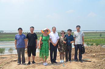 山东省淡水研究院疾病防控室秦玉广主任、生态病理研究室 杜兴华主仼莅临清洋湖指导工作