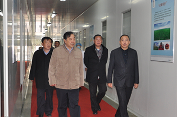 中国国际经济技术交流中心南南合作处处长赵永利一行 莅临恒运能源集团农业产业百枣纲目(集团)考察调研