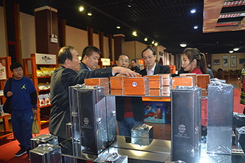 加强双方合作，共赢美好未来 登尼特集团领导一行莅临恒运能源集团旗下农业产业百枣纲目农科集团考察洽谈