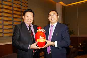 恒运能源集团董事局主席李长云与英国前首相布莱尔共进晚宴