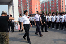 恒运能源集团捐赠孔子圣像