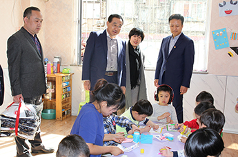 恒运能源集团董事局主席、天津德州商会会长李长云参加“关注孤独症儿童”捐赠仪式